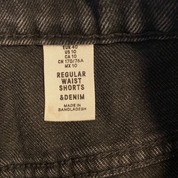 H&M black denim shorts - Picture 3 of 3